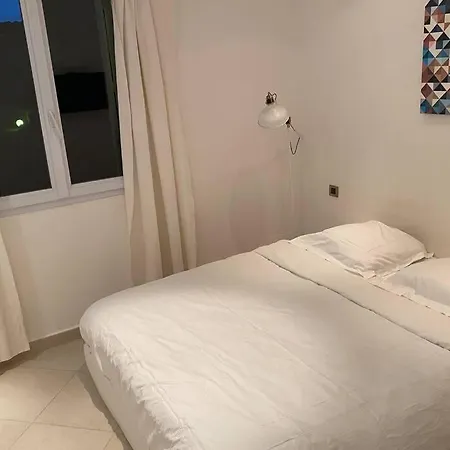 Logement De 3 Chambres A 10 Mins A Pieds Du Centre Du Village Et De La Plage Des Canebiers Апартаменты Сен-Тропе