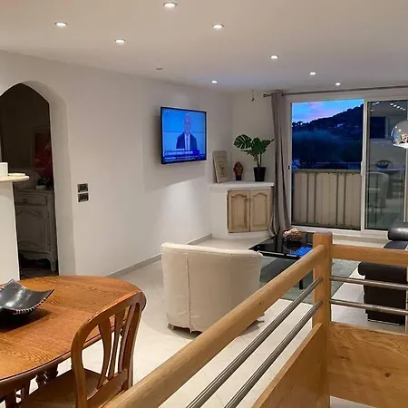 Logement De 3 Chambres à 10 Mins à Pieds Du Centre Du Village Et De La Plage Des Canoubiers * Saint-Tropez