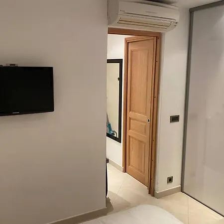 Logement De 3 Chambres A 10 Mins A Pieds Du Centre Du Village Et De La Plage Des Canebiers Апартаменты Сен-Тропе
