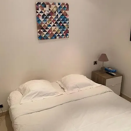 Апартаменты Logement De 3 Chambres A 10 Mins A Pieds Du Centre Du Village Et De La Plage Des Canebiers Сен-Тропе