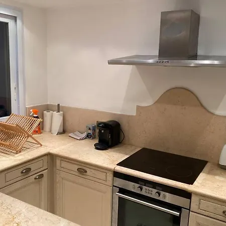 Logement De 3 Chambres A 10 Mins A Pieds Du Centre Du Village Et De La Plage Des Canebiers Апартаменты Сен-Тропе