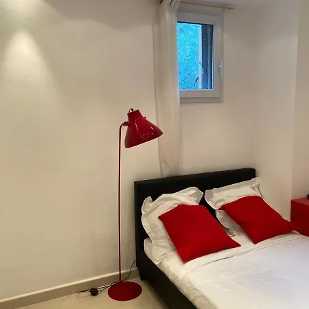 Апартаменты Logement De 3 Chambres A 10 Mins A Pieds Du Centre Du Village Et De La Plage Des Canebiers Сен-Тропе