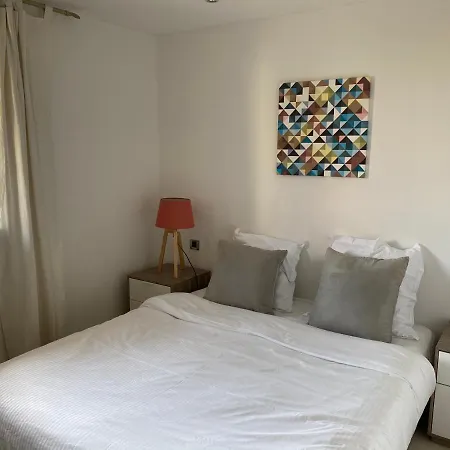 Апартаменты Logement De 3 Chambres A 10 Mins A Pieds Du Centre Du Village Et De La Plage Des Canebiers